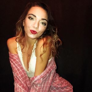 Meet your Posher, Auna